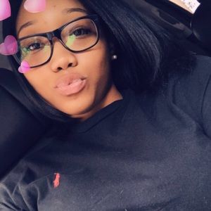 Meet your Posher, Naylani